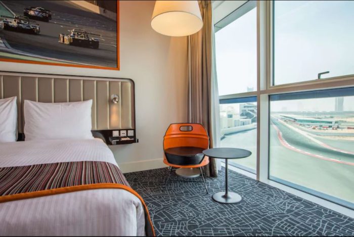 Radisson-Dubai-Room-Track-view-fly.ge
